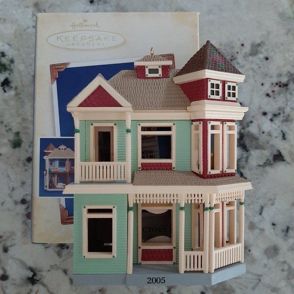 NIB 2005 Victorian Home Hallmark Keepsake Ornament Nostalgic Houses & Shops #22 - Picture 12 of 14